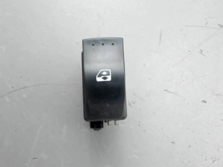 COMMANDE LEVE-GLACE PORTE AVD RENAULT CLIO