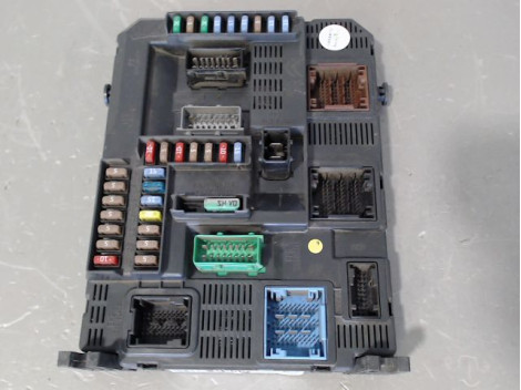 BOITIER GESTION HABITACLE PEUGEOT 208 12-15