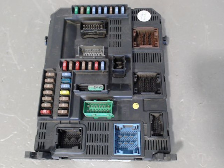 BOITIER GESTION HABITACLE PEUGEOT 208 12-15