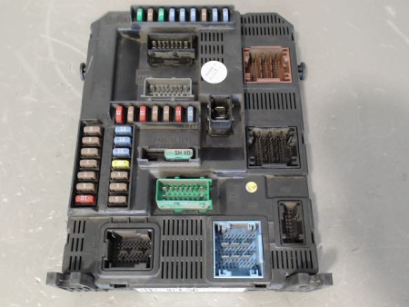 BOITIER GESTION HABITACLE PEUGEOT 208 12-15