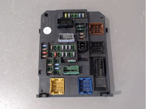 BOITIER GESTION HABITACLE CITROEN C4 II 10-15
