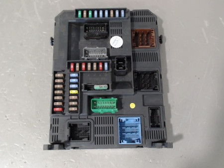 BOITIER GESTION HABITACLE PEUGEOT 208 12-15