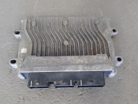 CALCULATEUR MOTEUR PEUGEOT 206